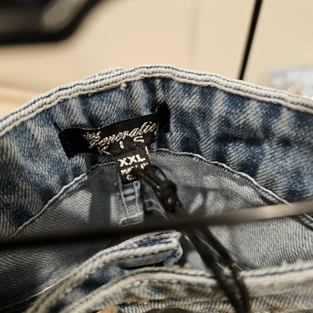 NWT 🏷 shredded Cargo denim shorts - Picture 4 of 8